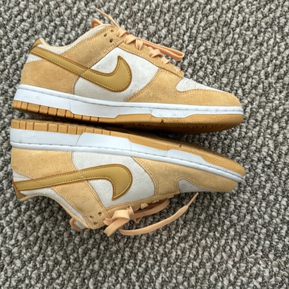 Nike Dunks - Picture 7 of 8